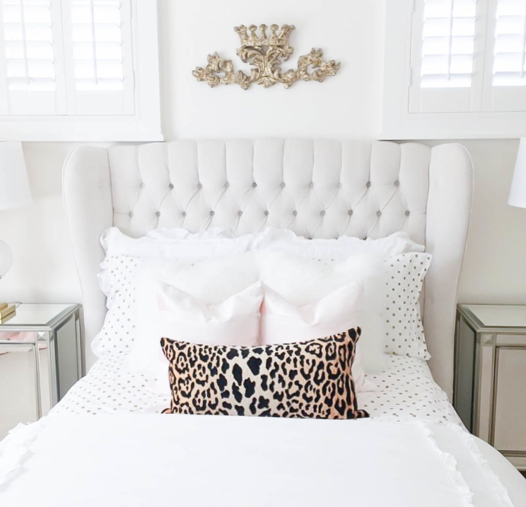 10 Most Pretty & Inspirational Bedroom Must Haves-1-16