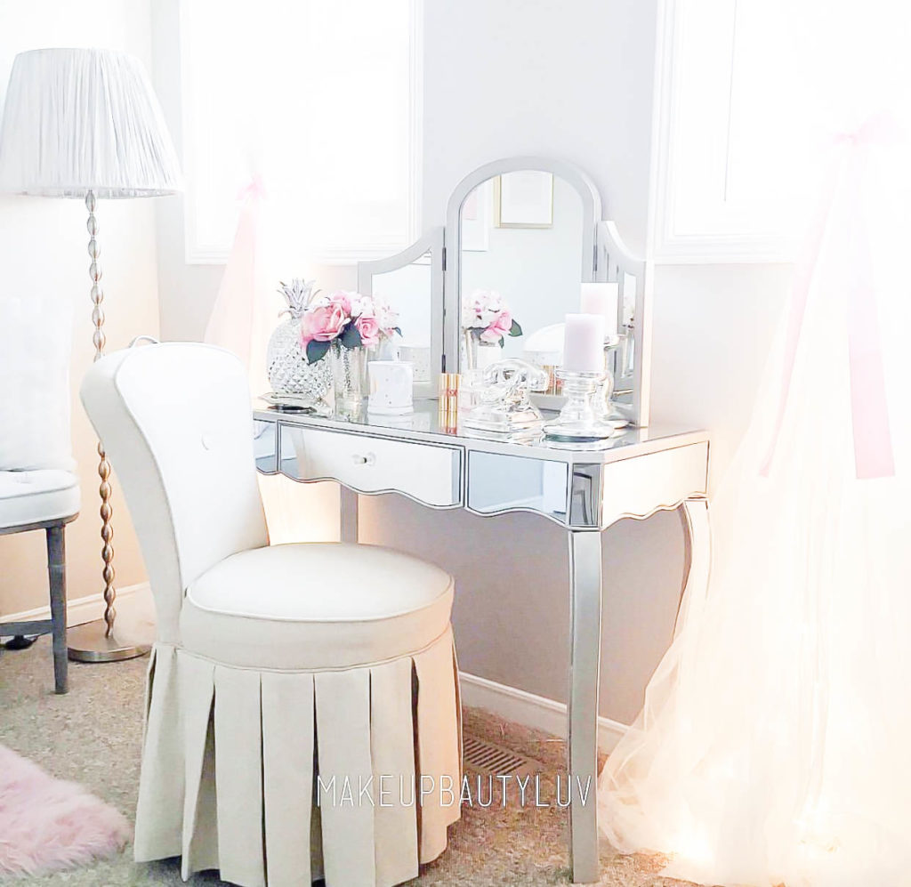 10 Most Pretty & Inspirational Bedroom Must Haves-1-22
