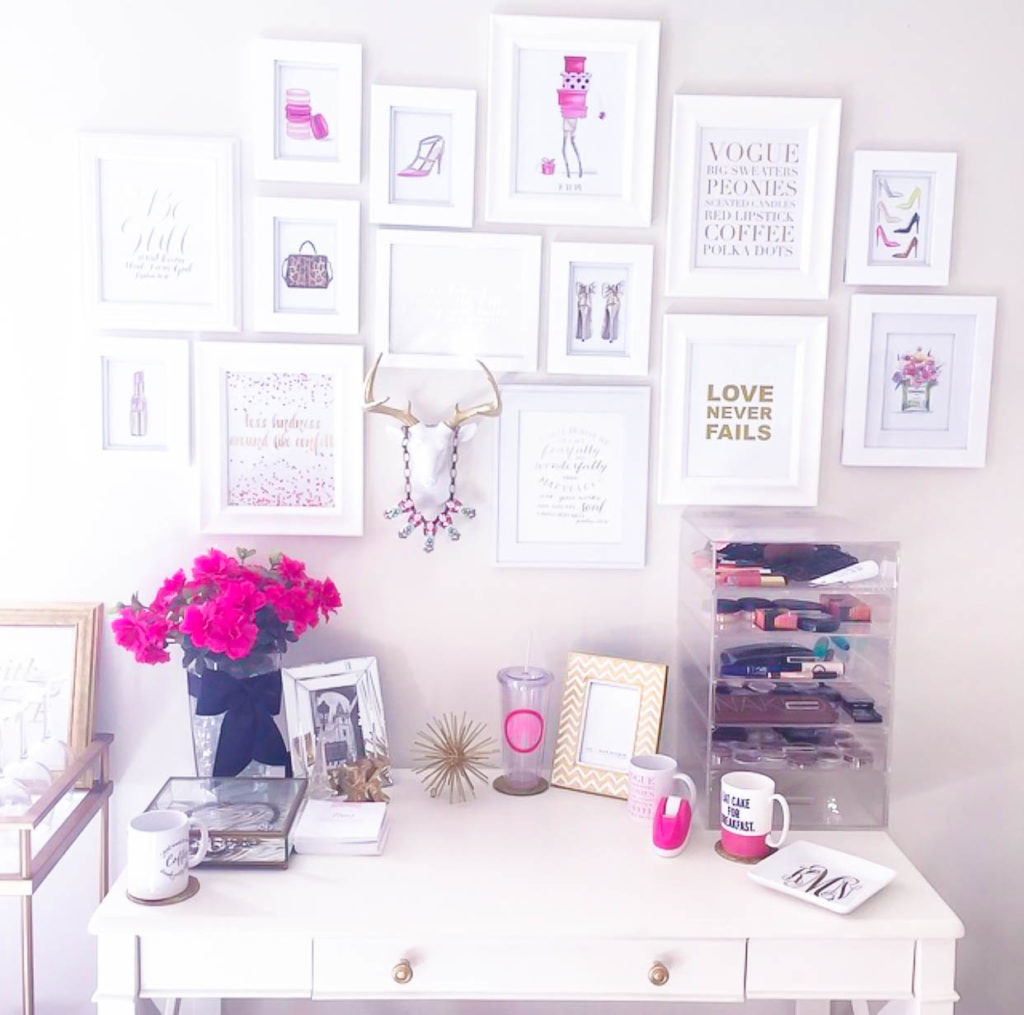 10 Most Pretty & Inspirational Bedroom Must Haves-1-37