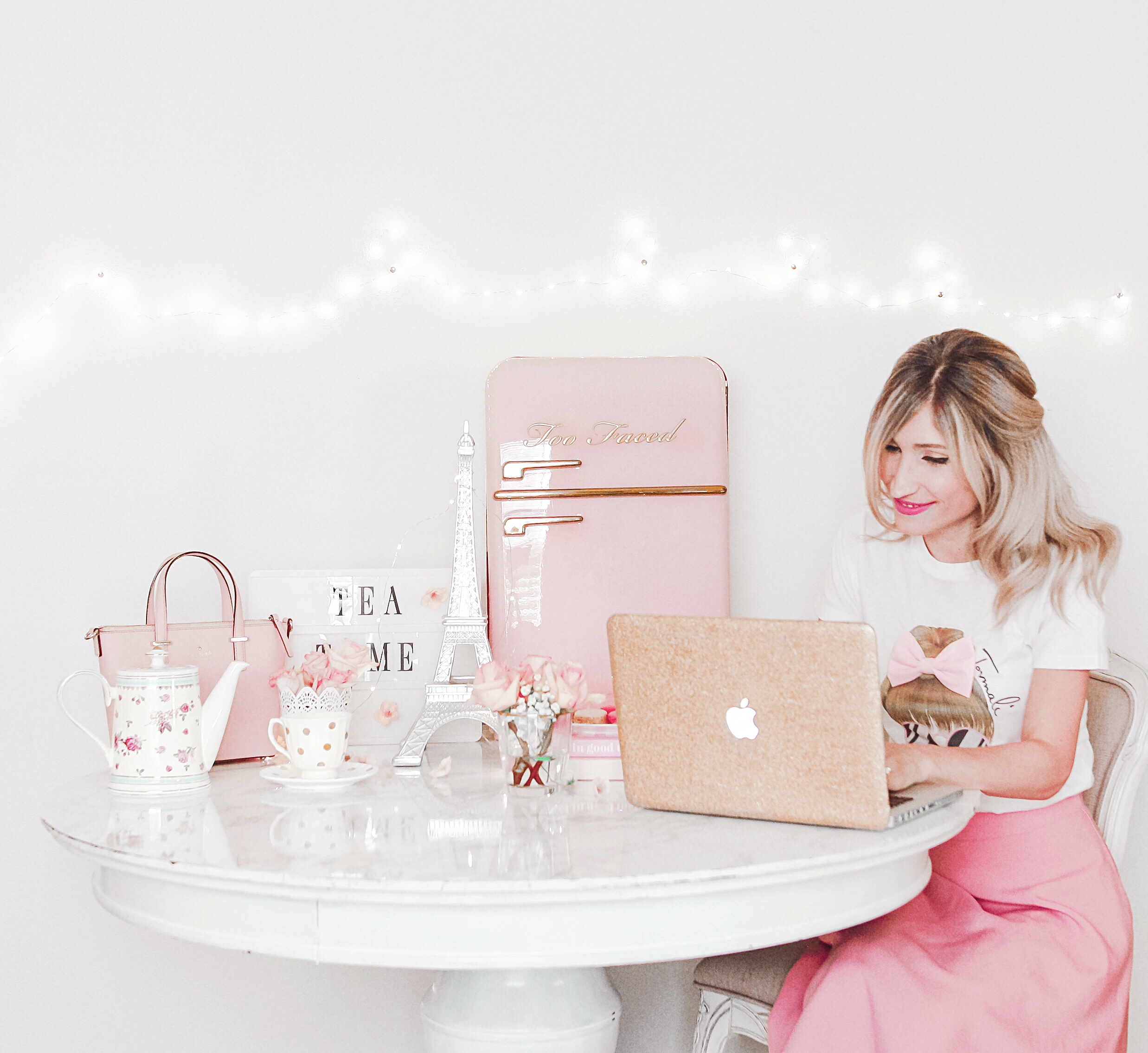 How To Make Your Workspace Pretty & Girly 