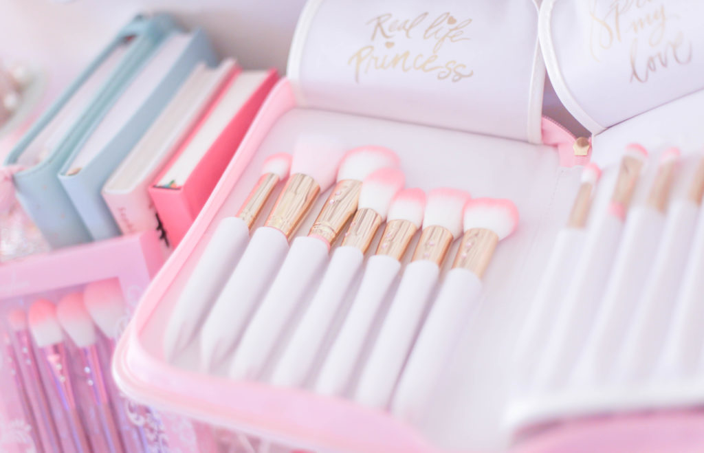 my go tos for the best & girly beauty brushes