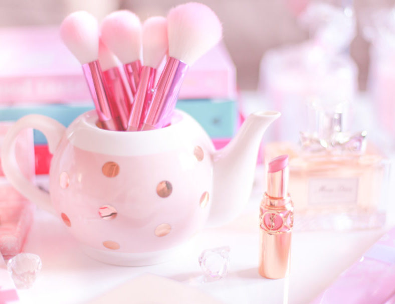 Absolute Must Haves For The Beauty Girl In Your Life