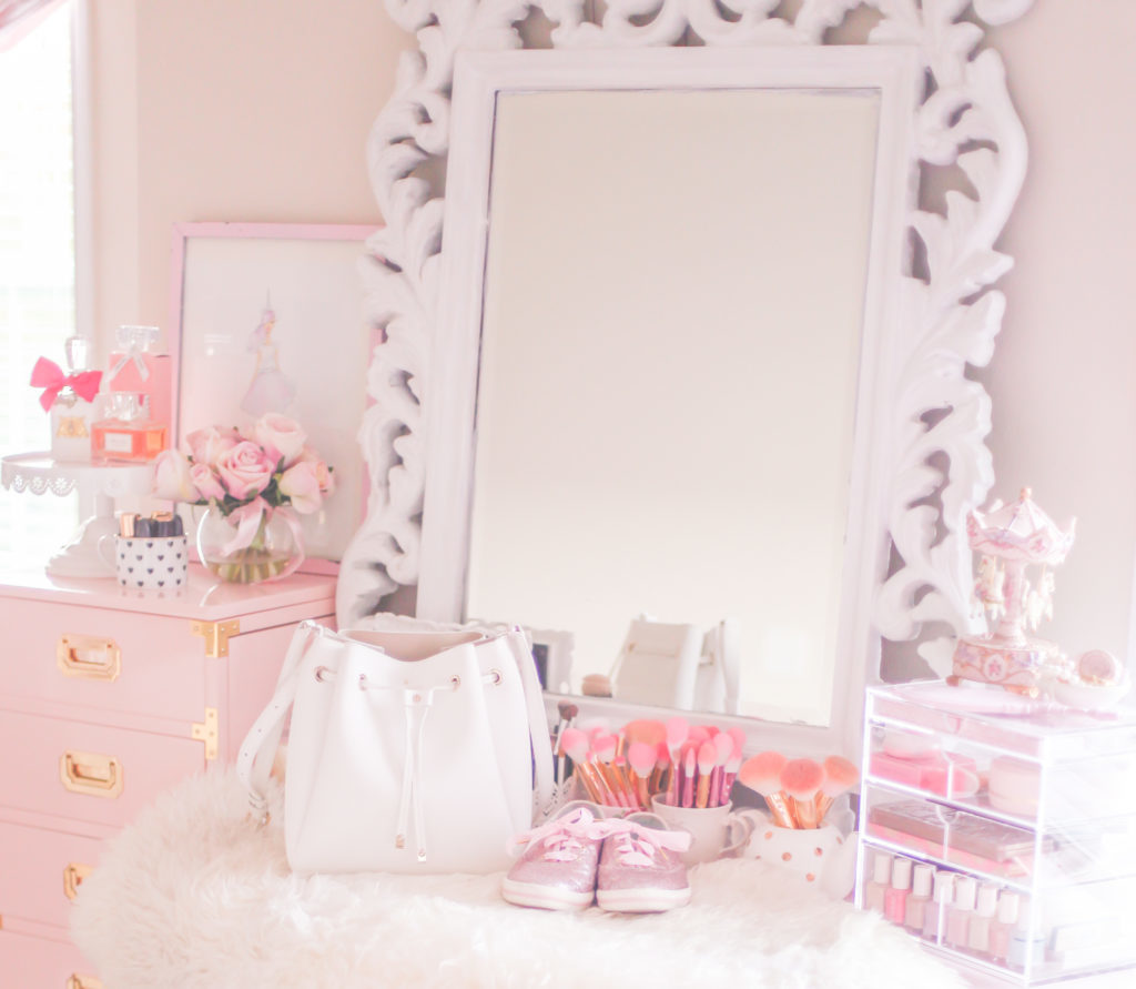 Must-Haves For A Beautiful Feminine Bedroom