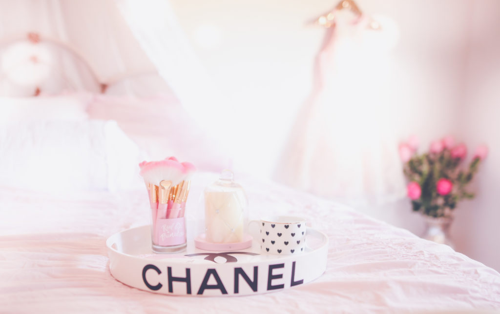 Must-Haves For A Beautiful Feminine Bedroom