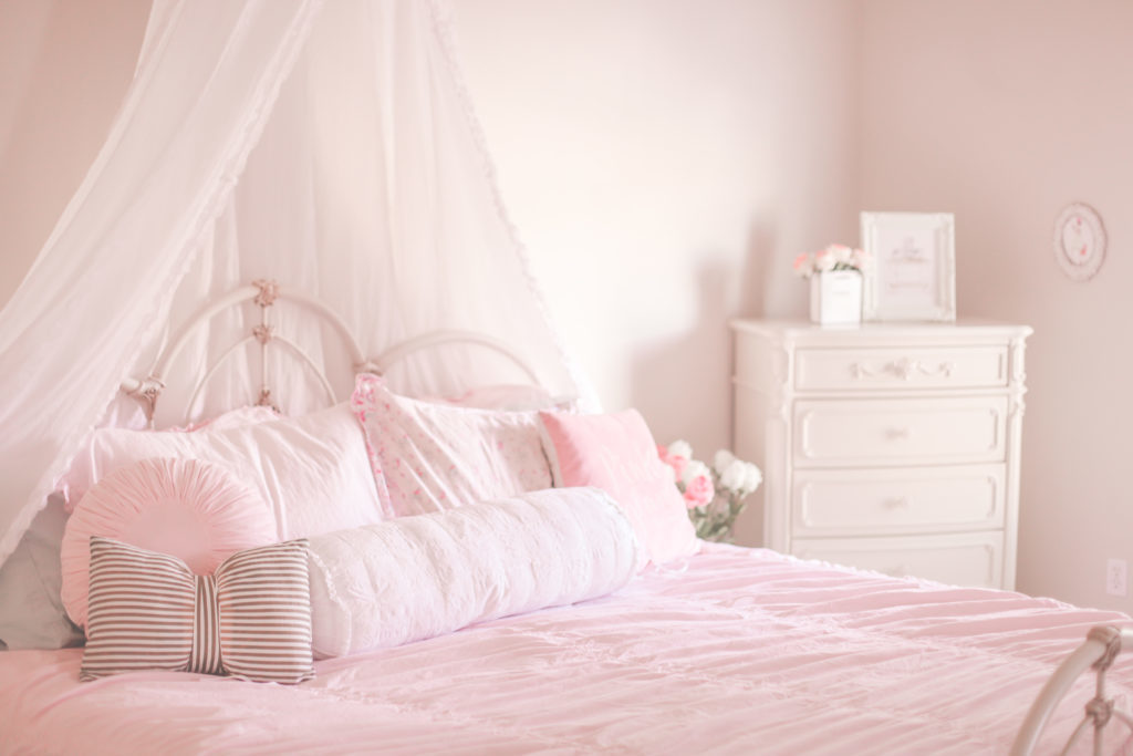 Must-Haves For A Beautiful Feminine Bedroom