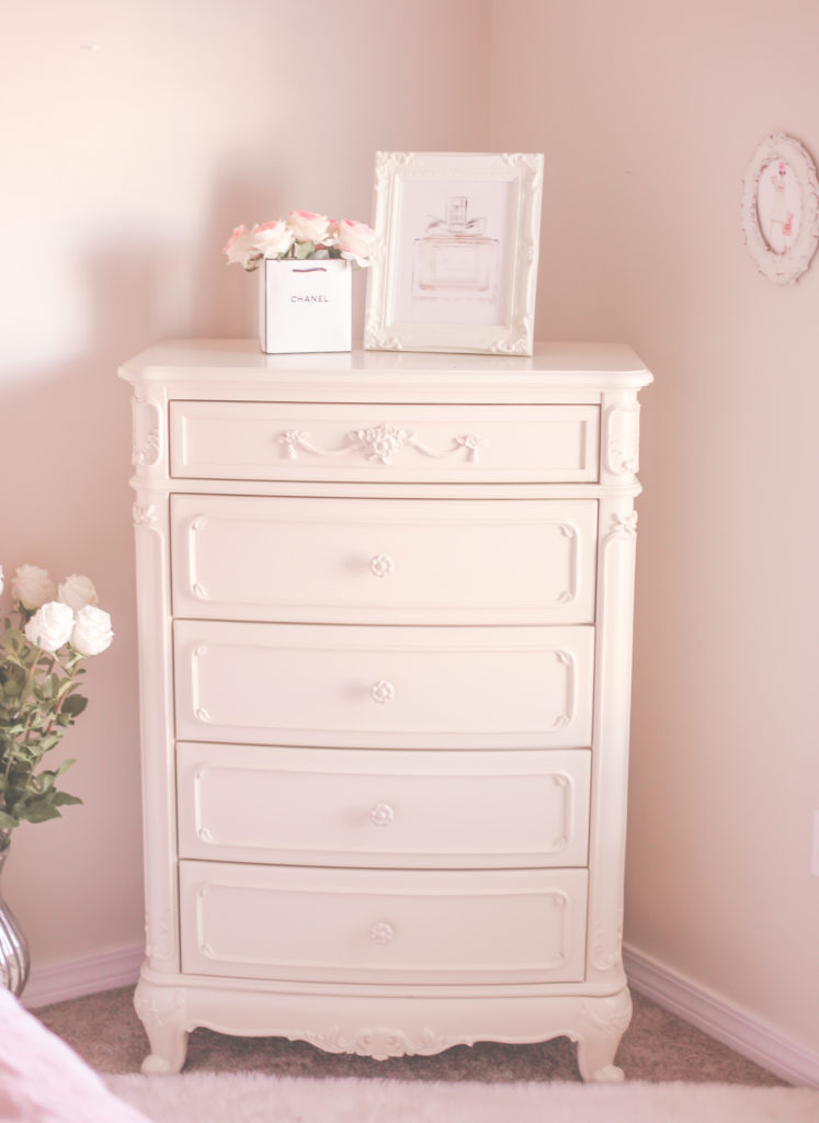 Must-Haves For A Beautiful Feminine Bedroom