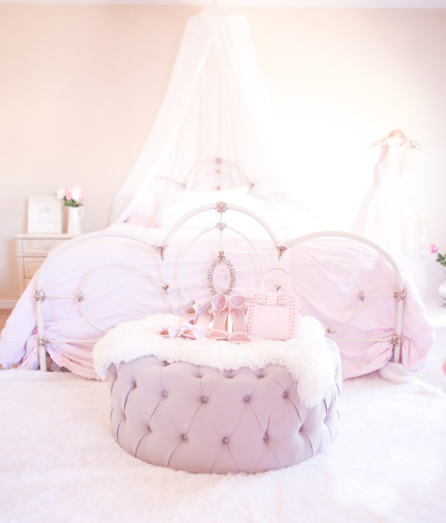 Must-Haves For A Beautiful Feminine Bedroom