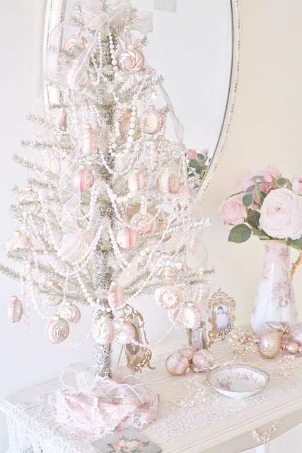 10 Most Pretty & Inspirational Christmas Decor Must-Haves