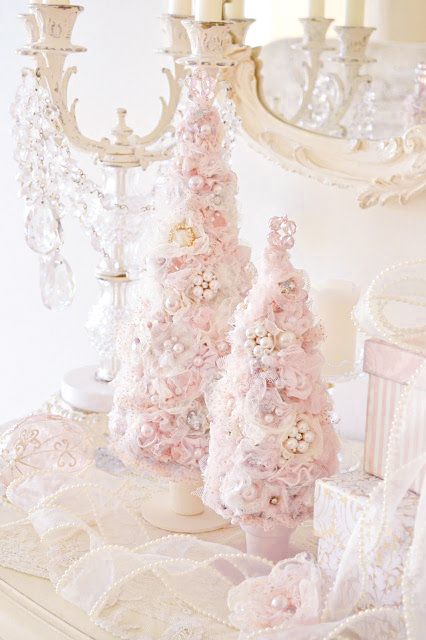 10 Most Pretty & Inspirational Christmas Decor Must-Haves