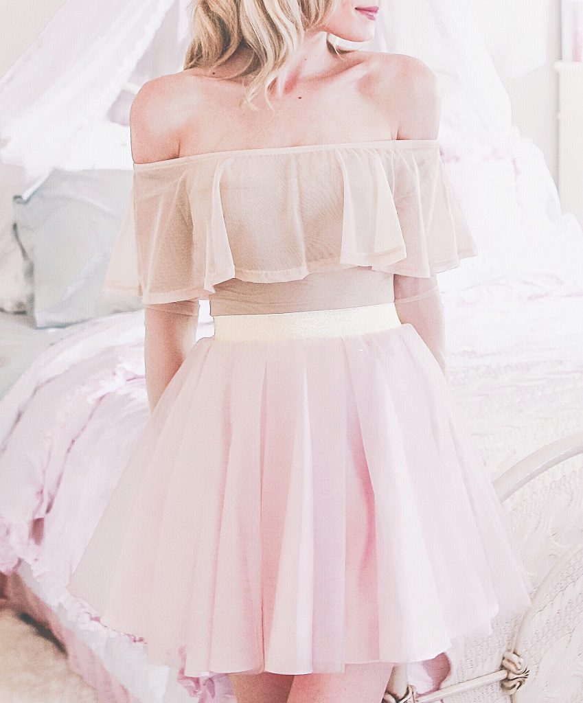 Cute feminine dresses 2025