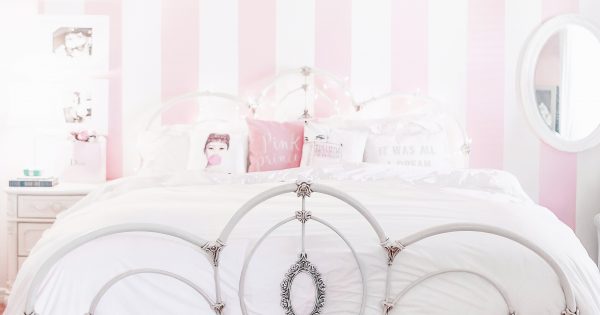 A Pretty & Pink Striped Accent Wall with HGTV HOME by Sherwin Williams - J'adore Lexie Couture's