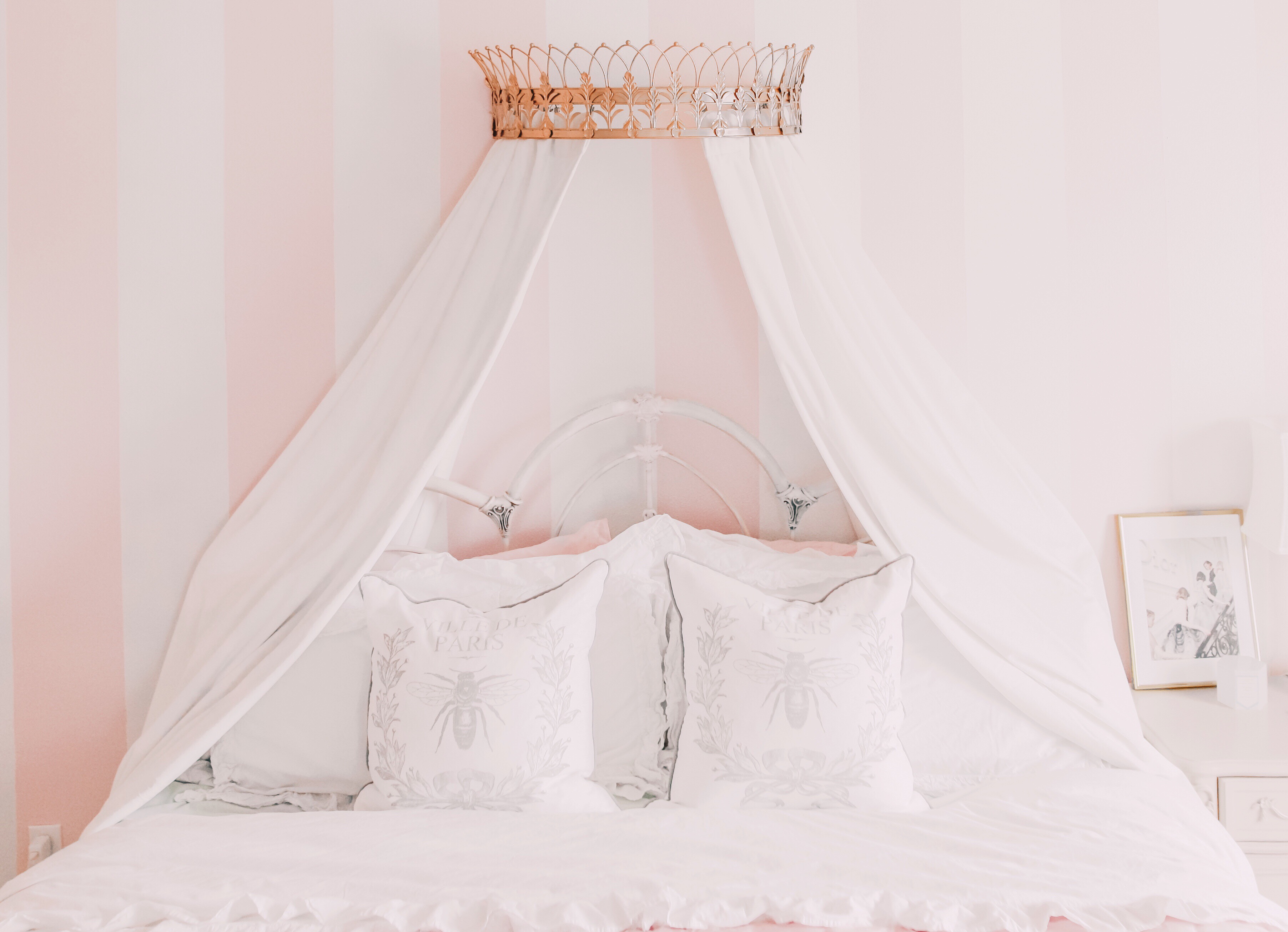 This Piece Can Instantly Elevate The Look of Your Bedroom