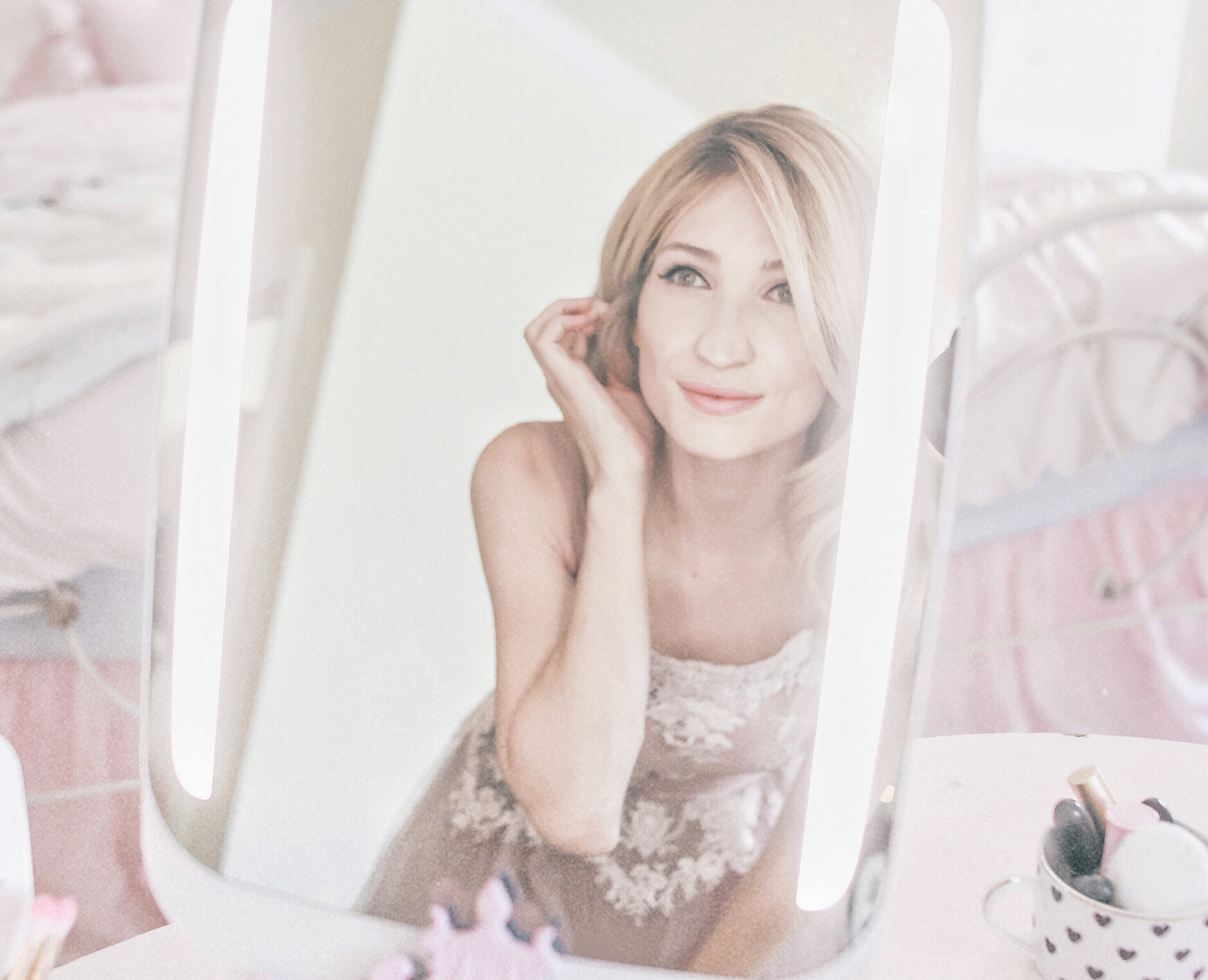 Say Hello To HiMirror, A Mirror of The Future